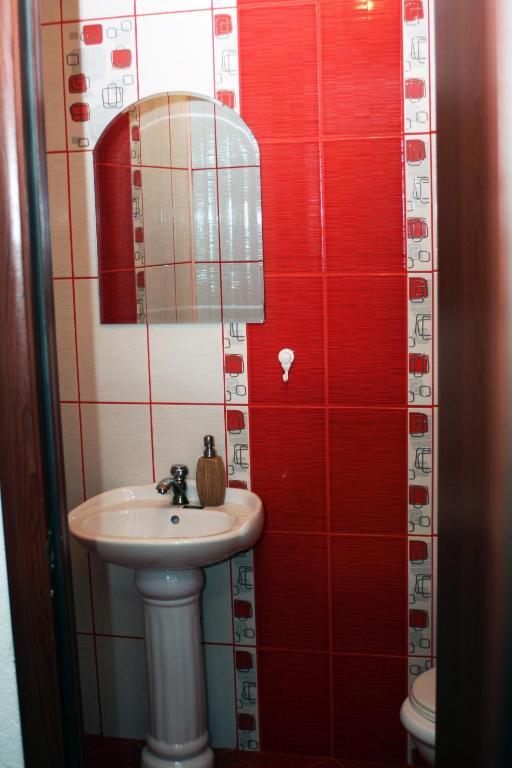 Goldy Hostel Битола Экстерьер фото