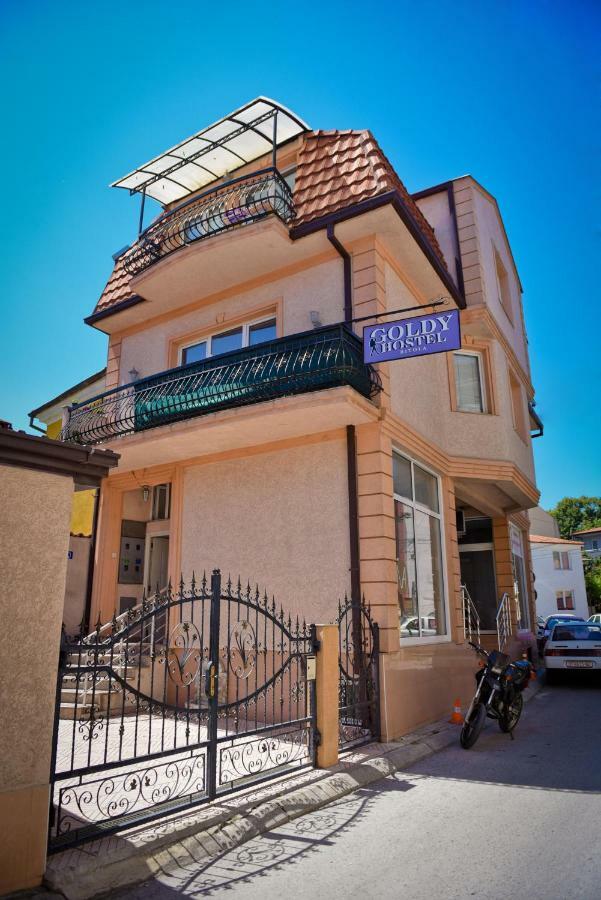 Goldy Hostel Битола Экстерьер фото